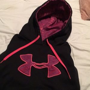 Under armour hoodie! With patrerned emblem